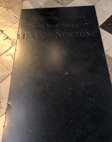 The black floor slab inscribed ISAACI NEWTONI